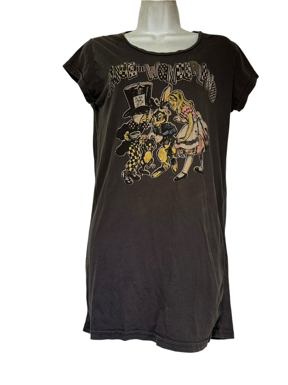 Junk Food Alice in Wonderland Women’s Size L Graphic T Shirt